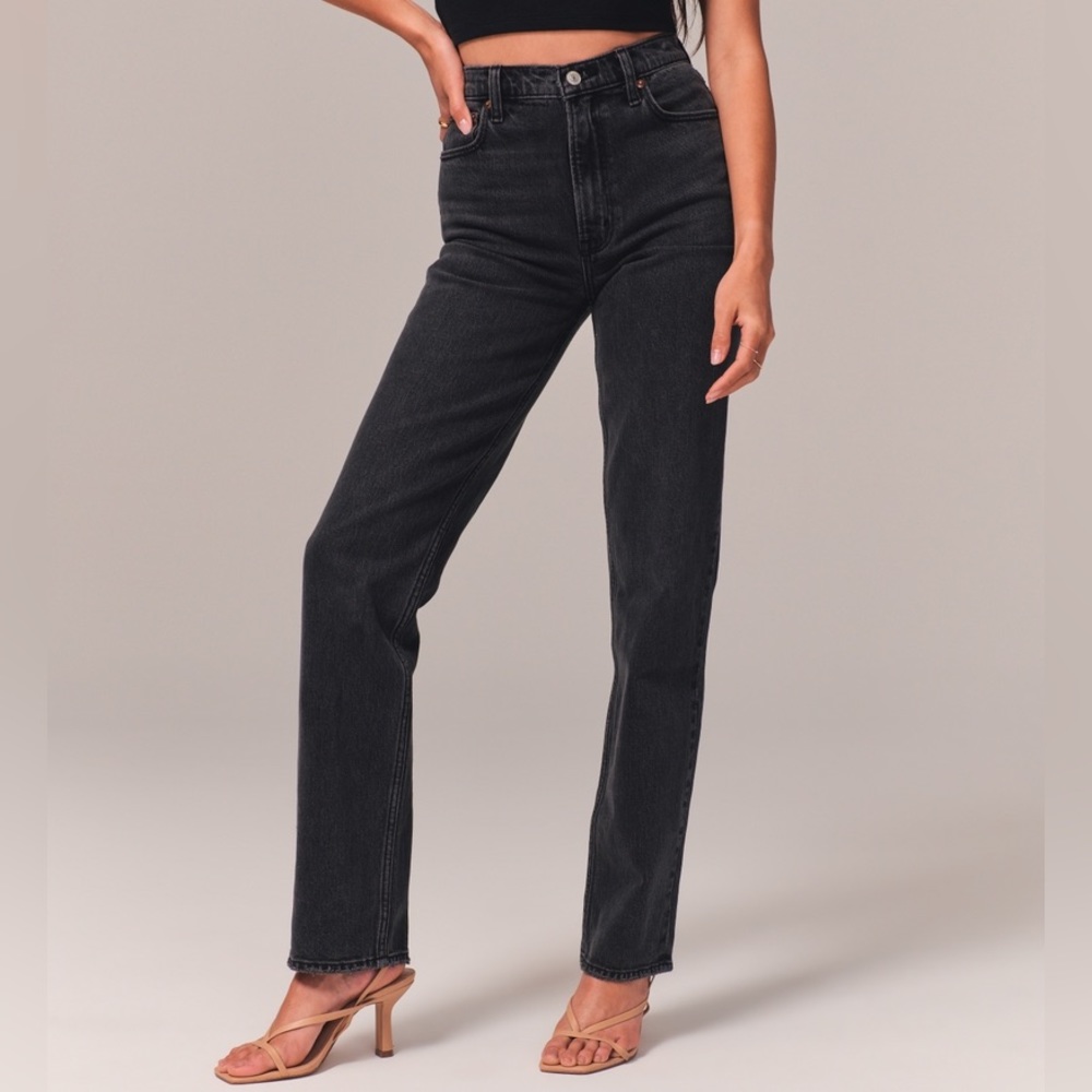 Abercrombie & Fitch Ultra High Rise 90s Straight Jean Black size 10